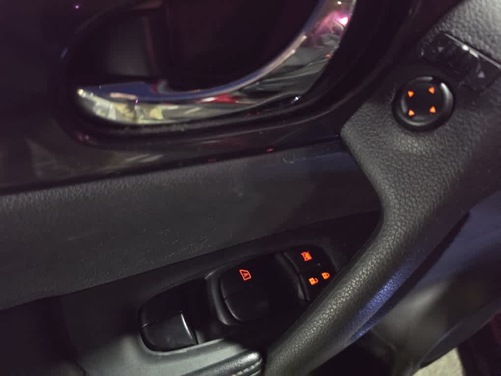 Used 2017 Palatial Ruby Nissan SV image 14