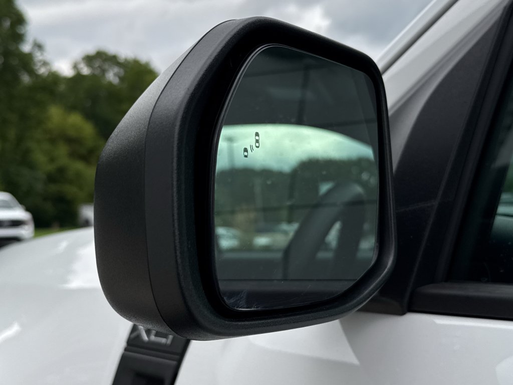 New 2026 Oxford White Ford XLT image 23