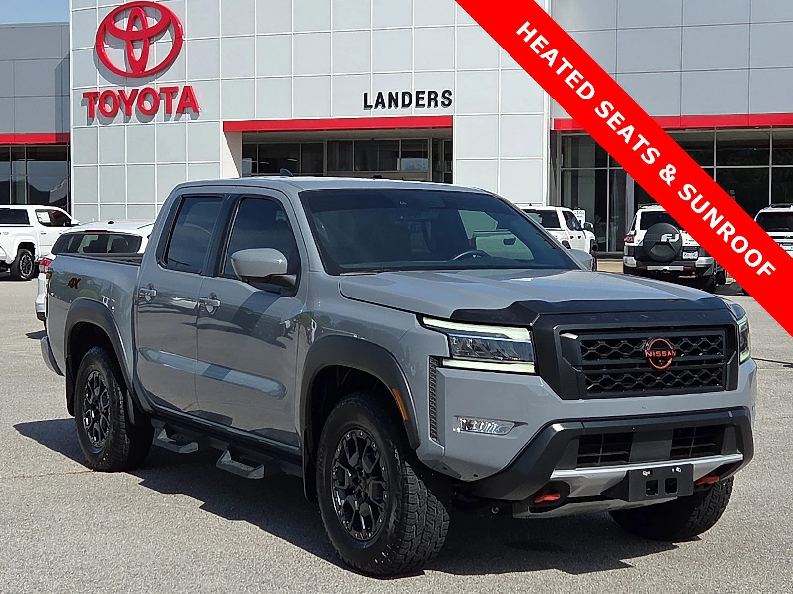 2023 Nissan Frontier PRO-4X Crew Cab 4X4's photo