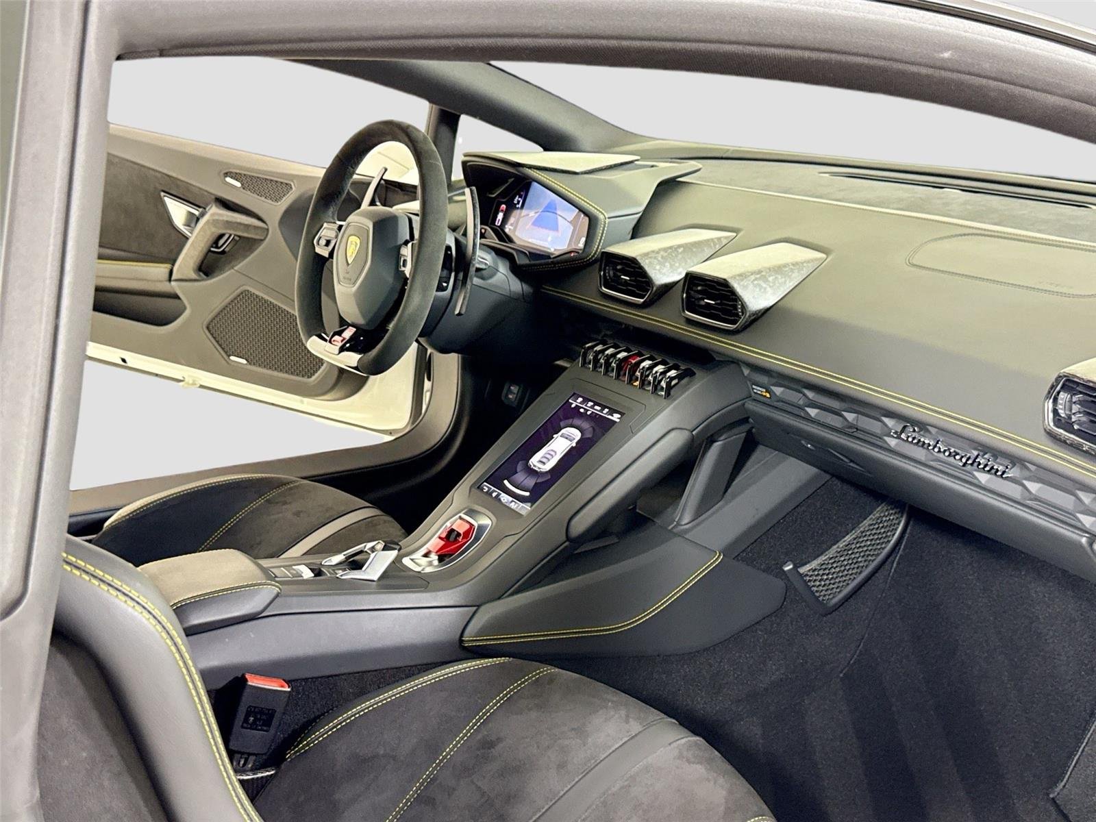 Used 2022 Bianco Canopus Lamborghini  image 30