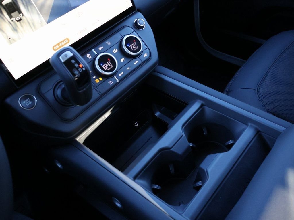 New 2026 Fuji White Land Rover S image 25