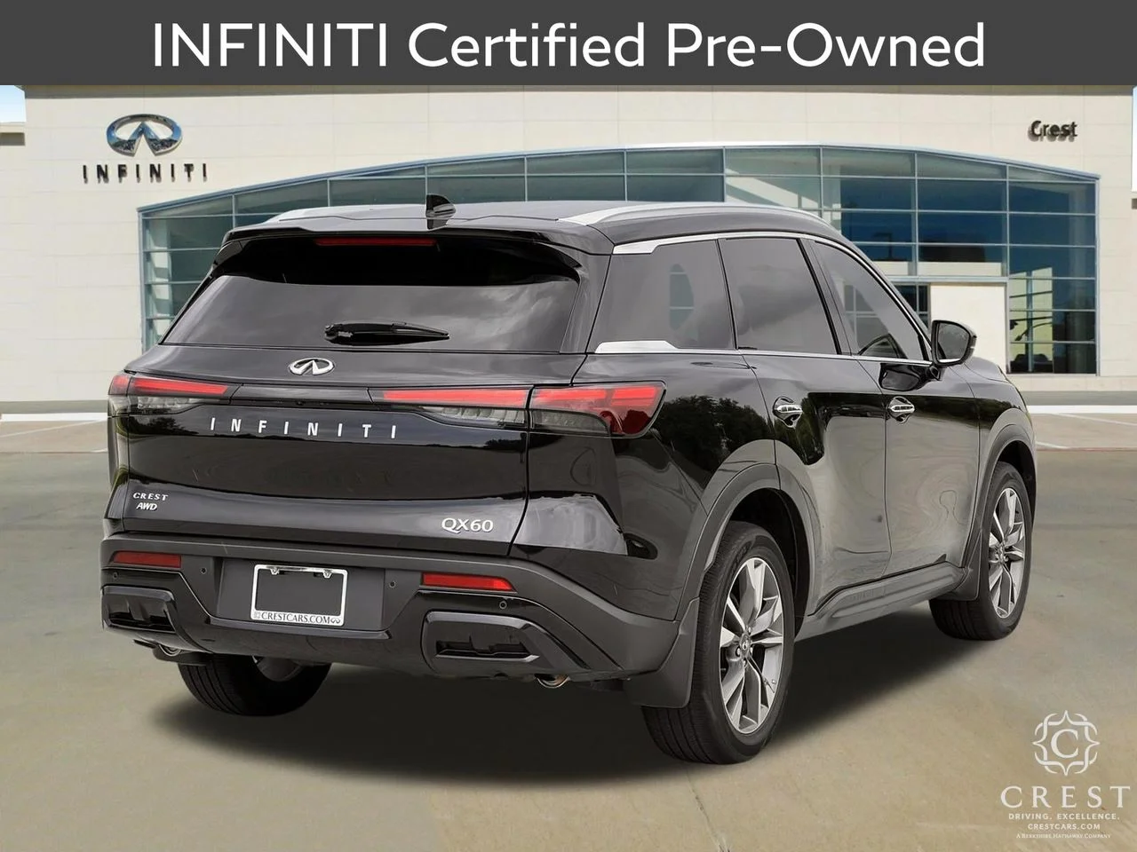 Certified Used 2025 Mineral Black INFINITI LUXE image 3