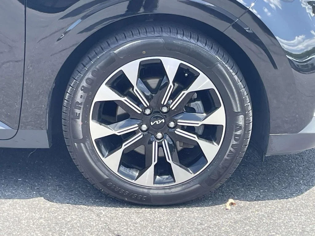 Used 2024 Black Kia EX image 10