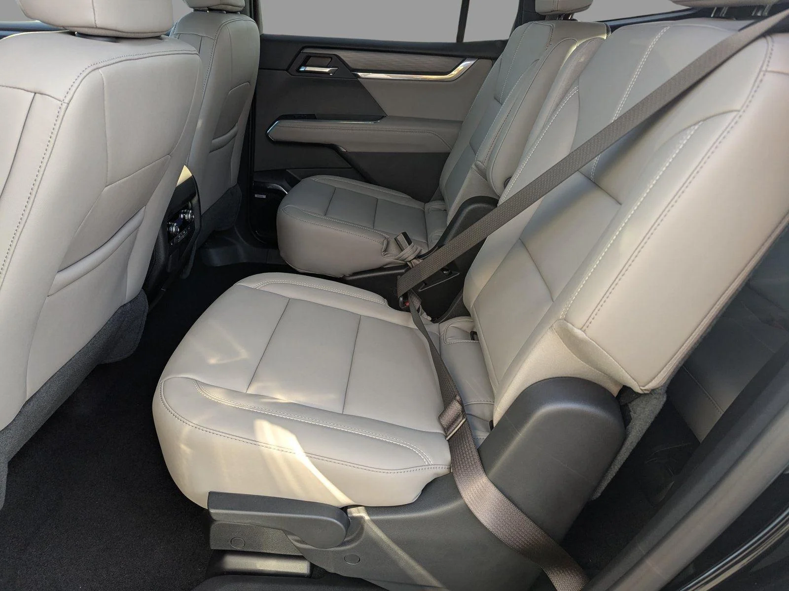 New 2026 Ebony Twilight Metallic GMC Elevation image 12