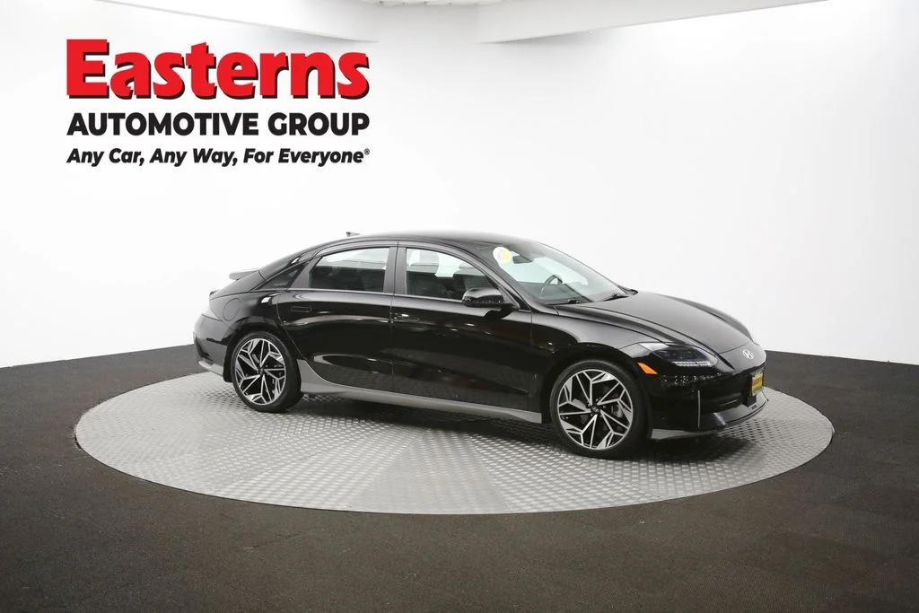 Used 2023 Black Hyundai SEL image 47