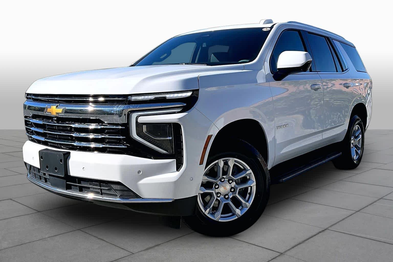 Used 2025 Summit White Chevrolet LT image 2