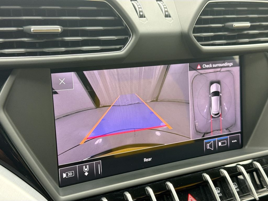 Used 2019 Black Lamborghini Base image 15