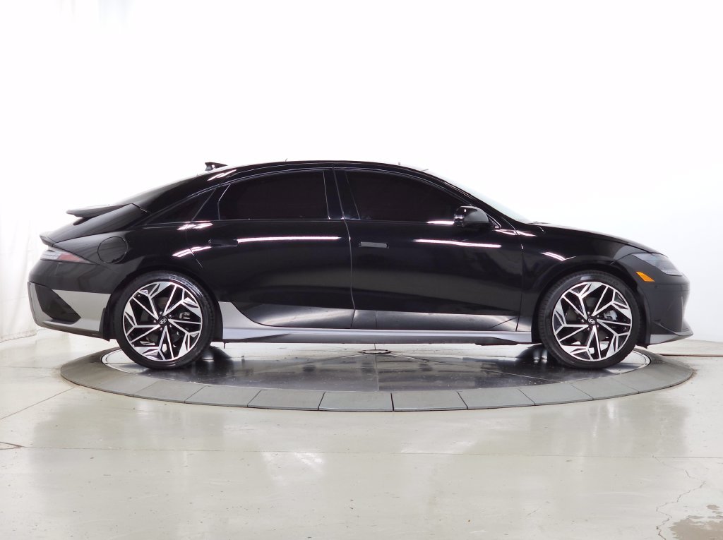 2023 Hyundai IONIQ 6 Limited - Photo 12