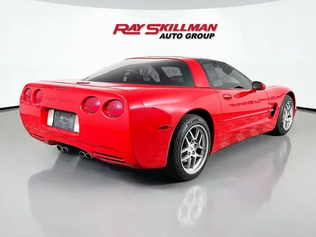 Used 2004 Red Chevrolet Base image 7