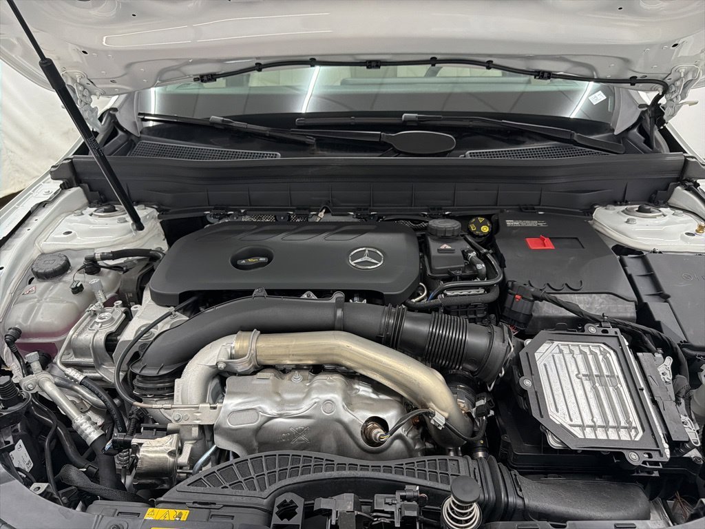 Used 2026 White Mercedes-Benz GLB 250 image 30