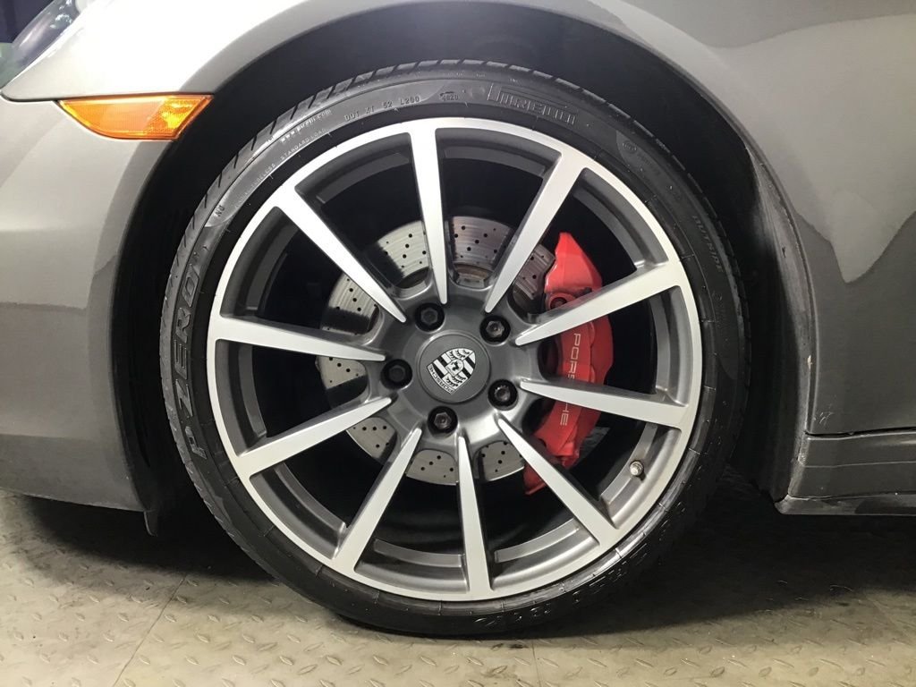 Certified Used 2015  Porsche Carrera 4S image 11