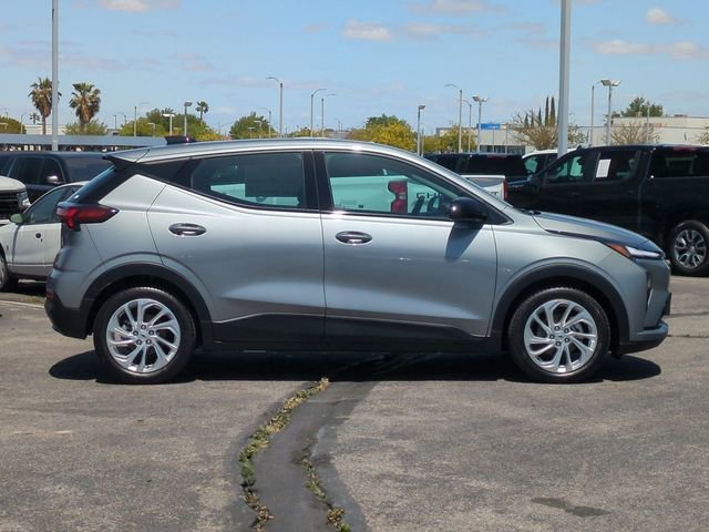 2027 Chevrolet Bolt LT - Photo 9
