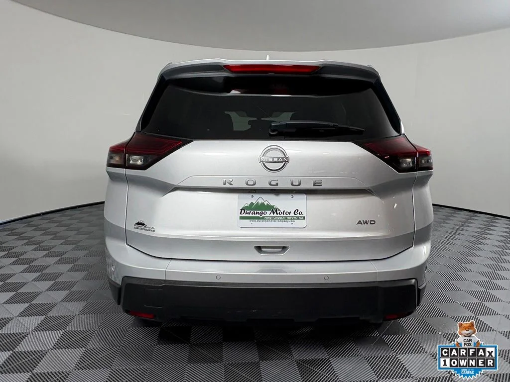 Used 2025 Silver Nissan SV image 9