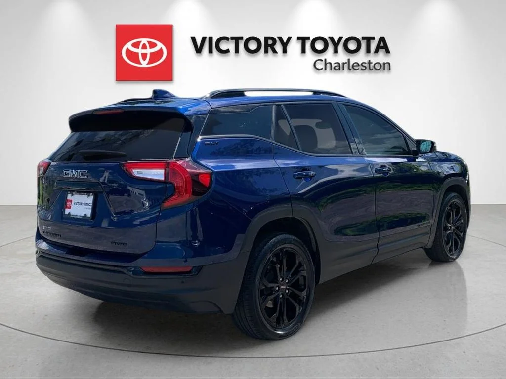 Used 2022  GMC SLT image 7