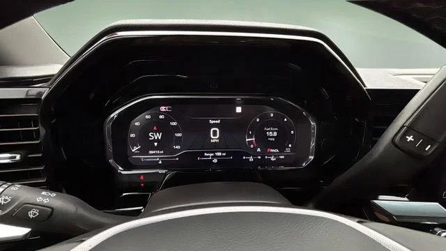 Used 2025 Summit White GMC SLT image 15