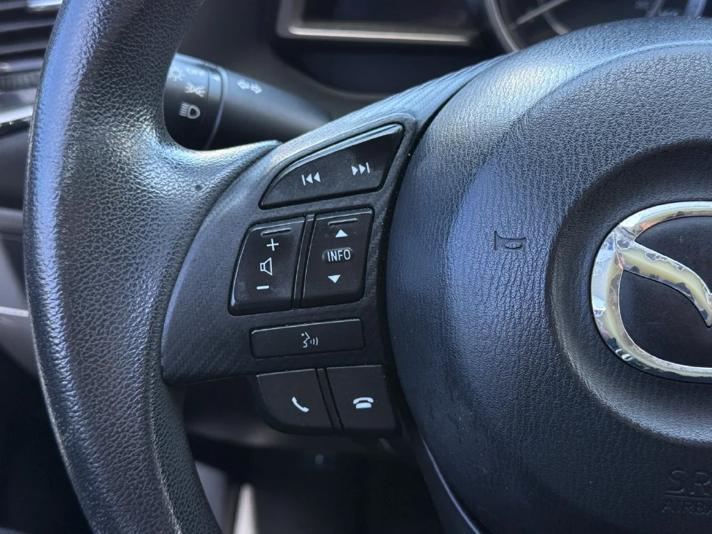 Used 2016  Mazda i Sport image 28