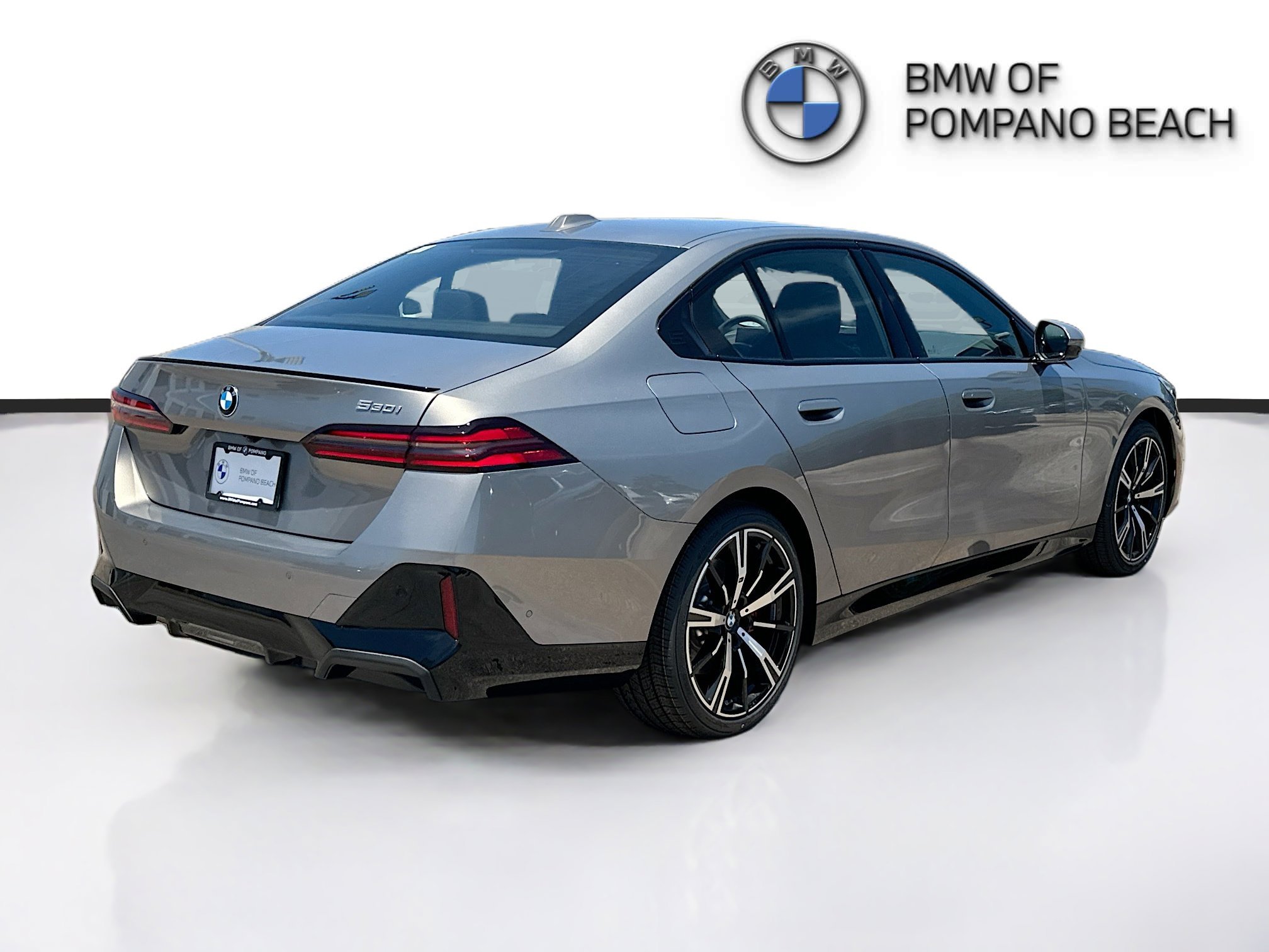New 2027 Oxide Grey Metallic BMW 530i image 6
