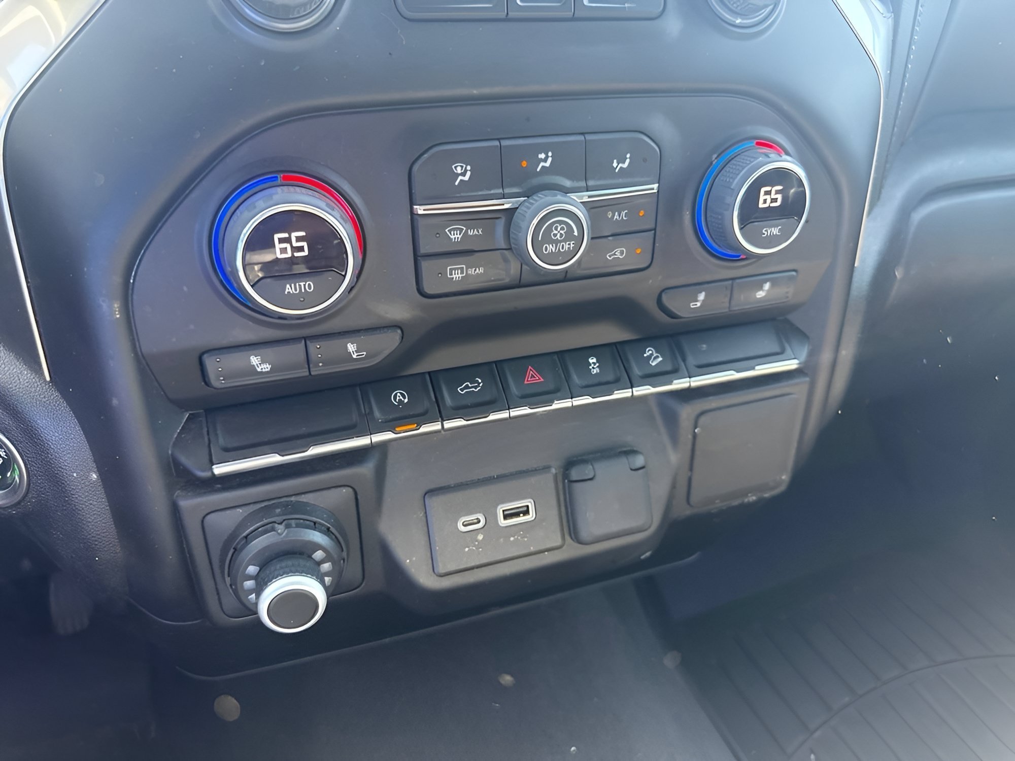 Used 2022 Summit White Chevrolet RST image 28