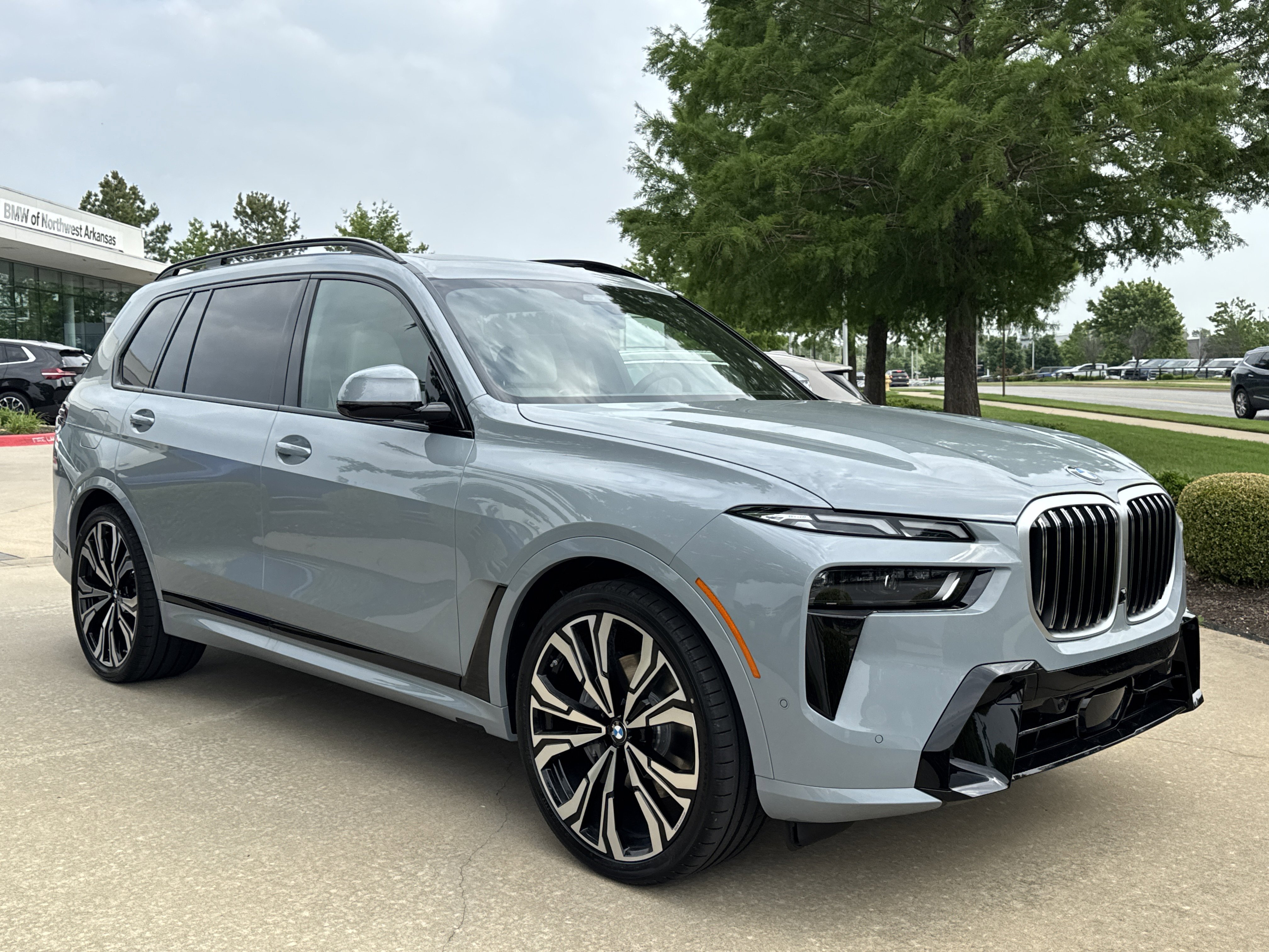 New 2027 0C4P Brooklyn Grey Metallic BMW xDrive40i image 6