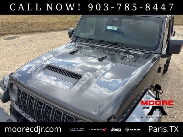 New 2026 Granite Crystal Metallic Clear-Coat Exterior Paint Jeep Sport S image 3