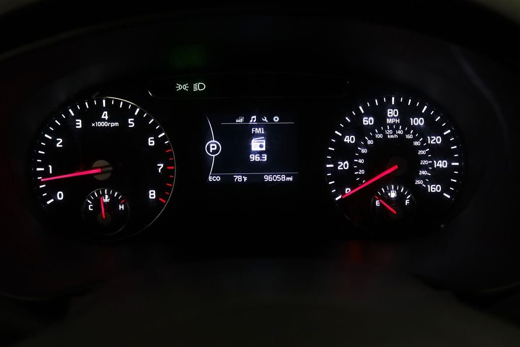 Used 2017 White Kia LX image 19