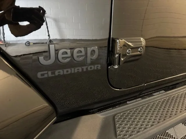 Used 2022 Black Jeep Altitude image 45