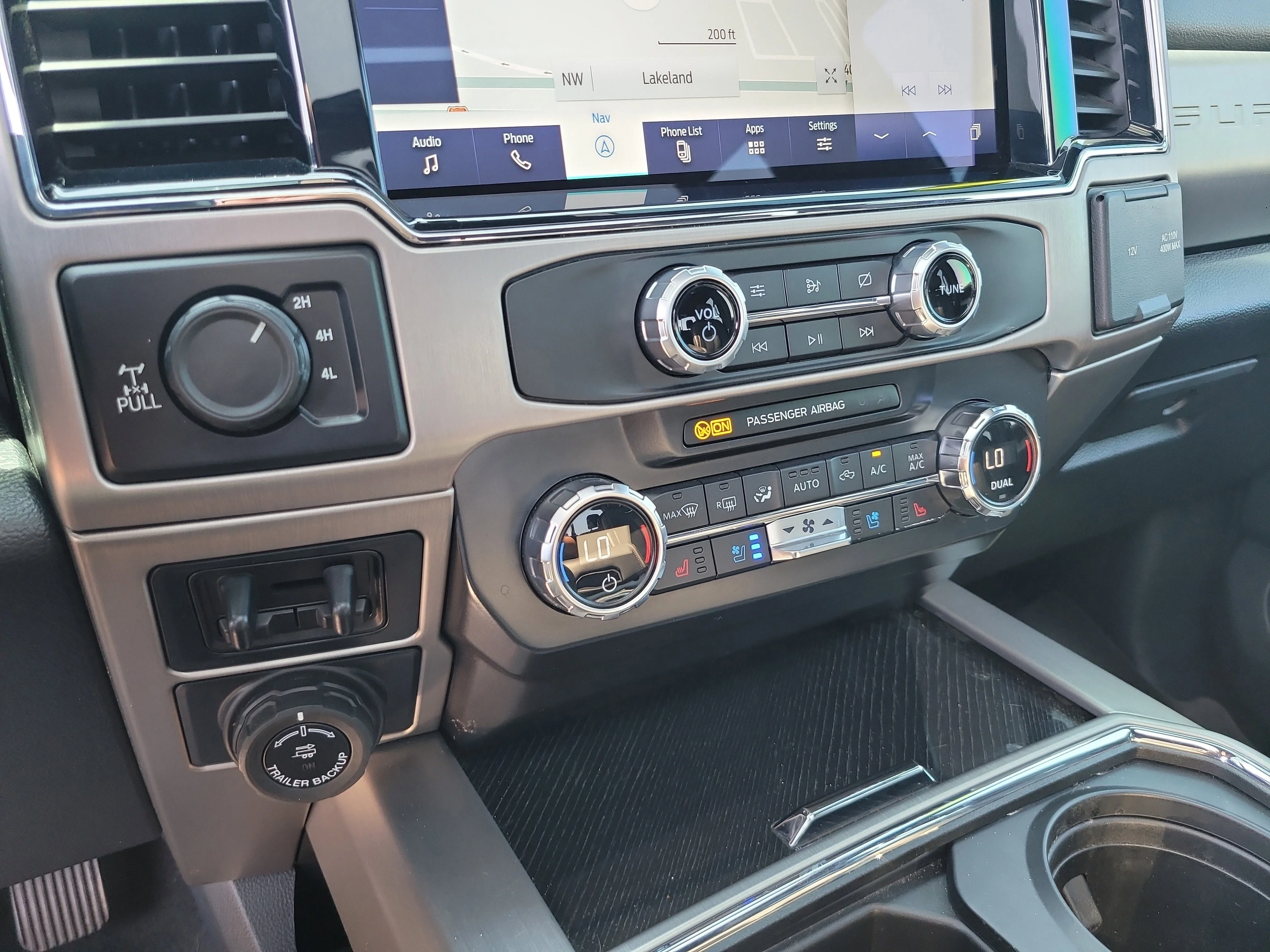 Used 2022 Blue Metallic Ford Platinum image 24