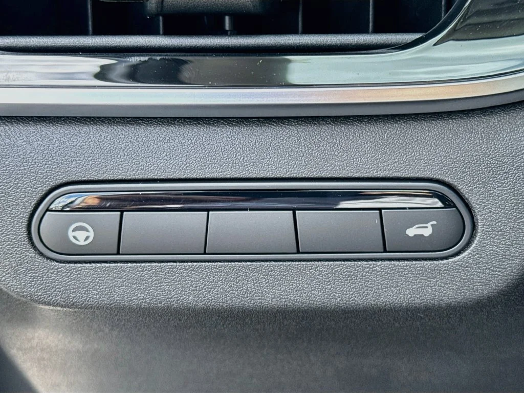 New 2027 GRAPHITE SHADOW INFINITI Luxe FWD image 10