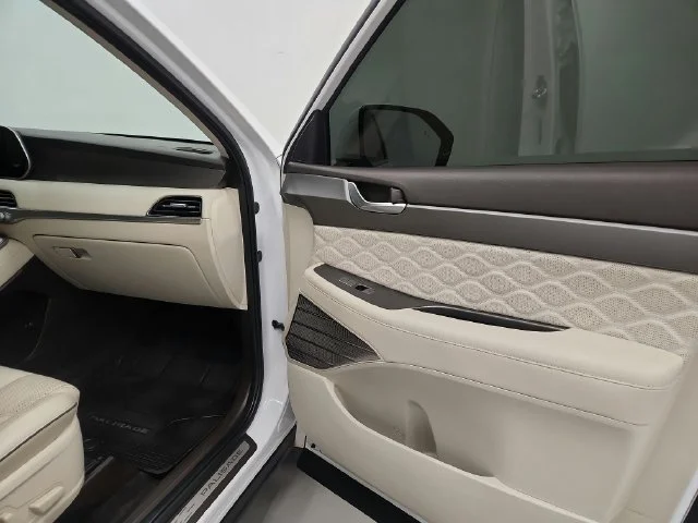 Used 2020 White Hyundai Limited image 23