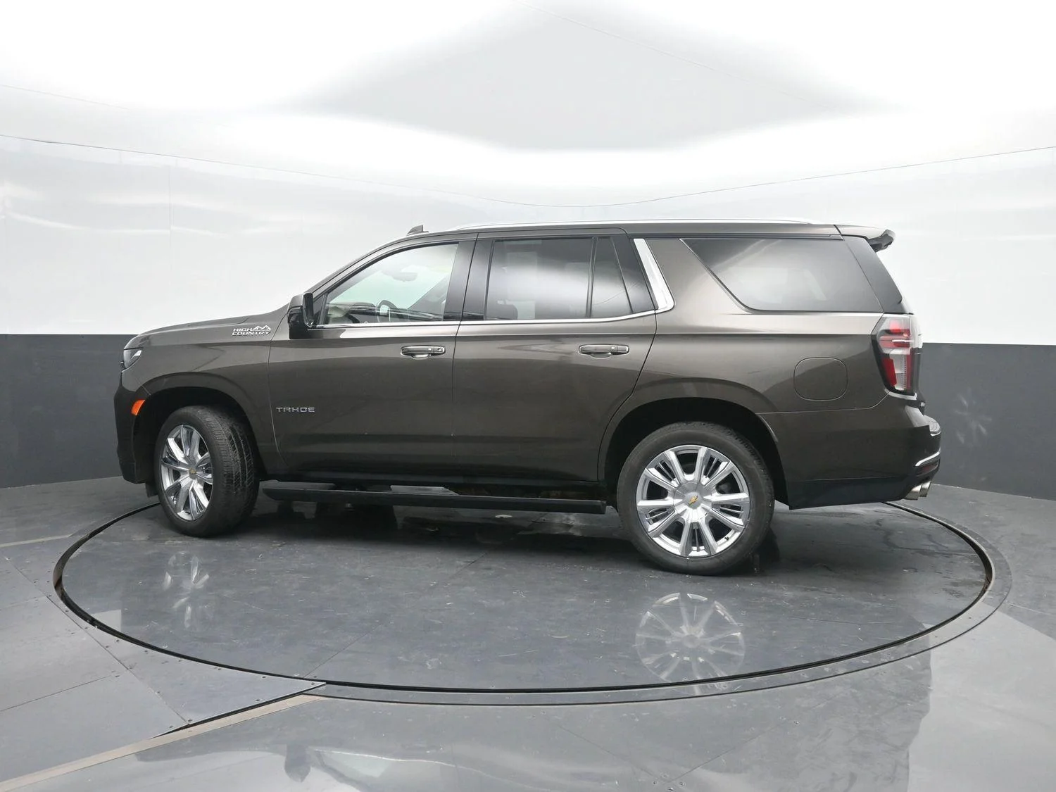 Used 2021 Graywood Metallic Chevrolet High Country image 44