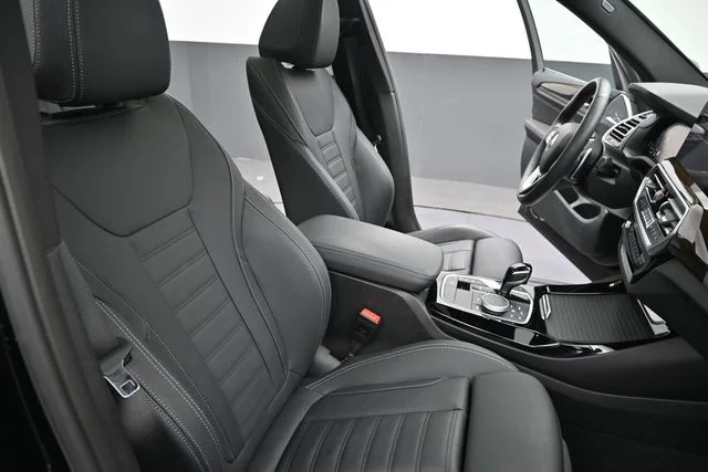 Used 2023 Black BMW xDrive30i image 23