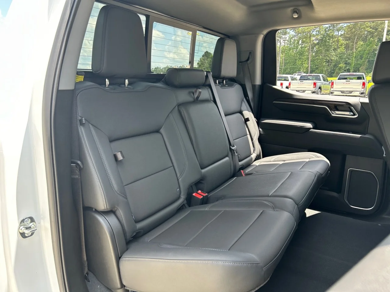 2026 GMC Sierra 1500 SLT - Photo 19