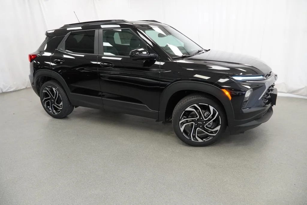 New 2026 Mosaic Black Metallic Chevrolet RS image 5