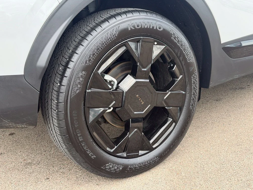 Used 2026 Gray Kia X-Line image 25