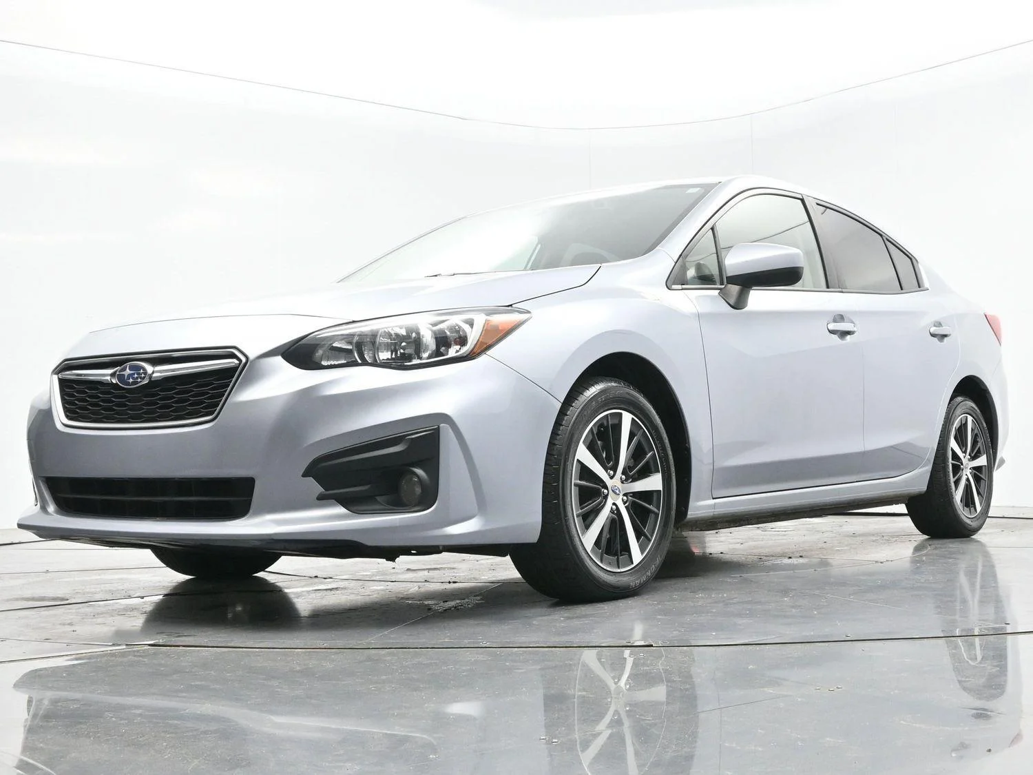 Used 2019 Ice Silver Metallic Subaru Premium image 41