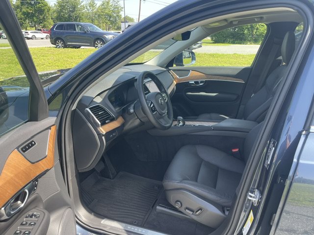 Used 2025 Blue Volvo Plus image 20