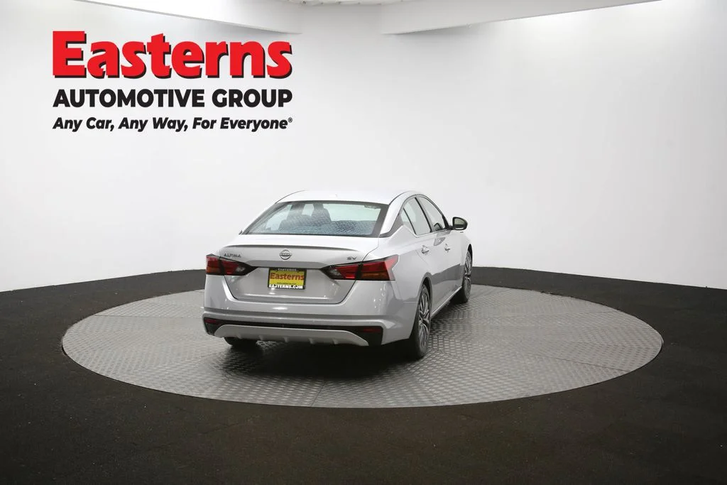 Used 2023 Silver Nissan 2.5 SR image 39
