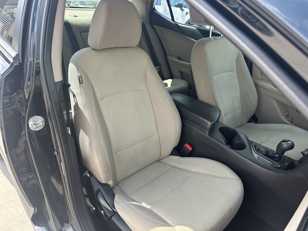 Used 2013 Ebony Black Kia LX image 27