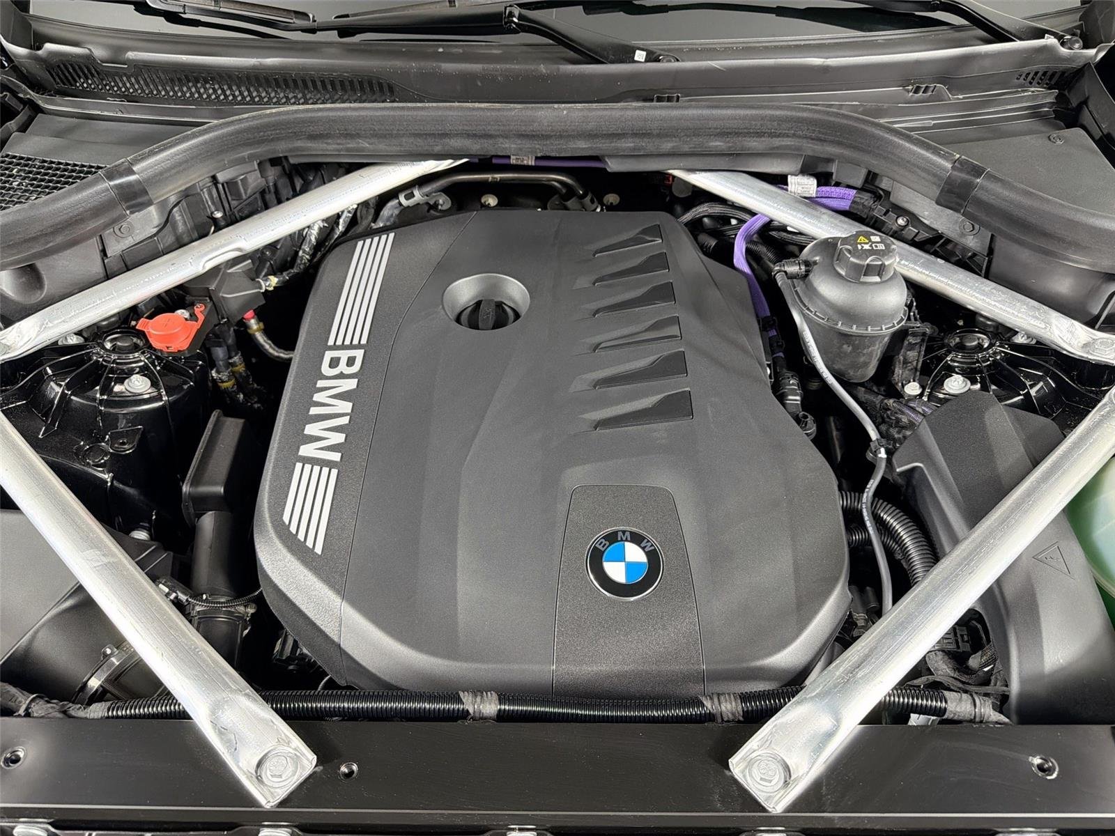 New 2026 Black Sapphire Metallic BMW xDrive40i image 32