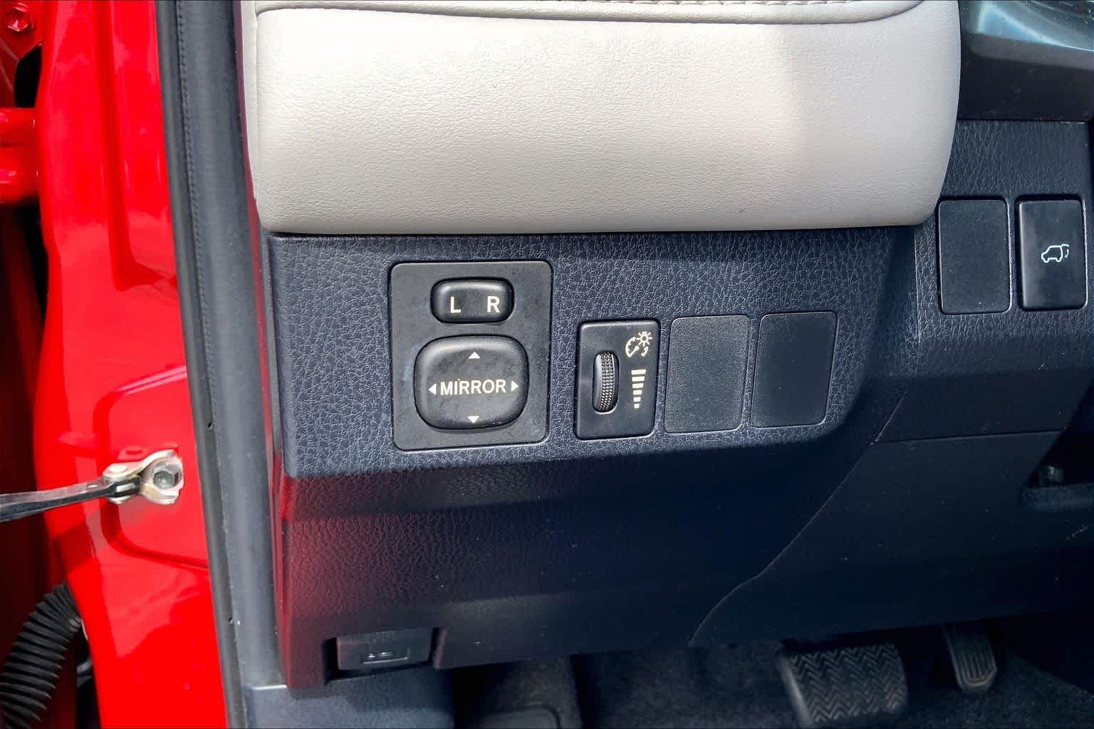 Used 2016 Barcelona Red Metallic Toyota XLE image 35