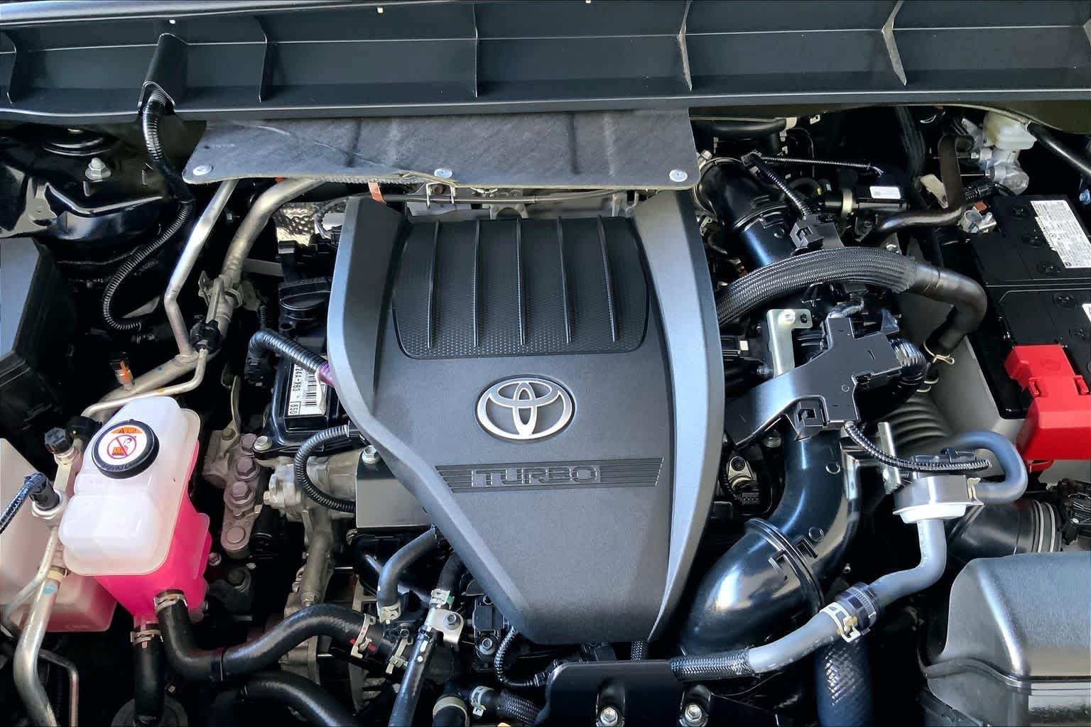 2024 Toyota Highlander LE - Photo 53