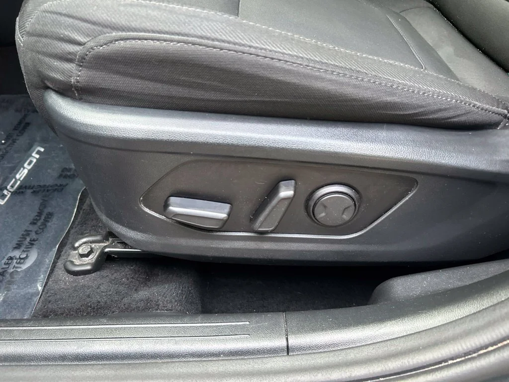 Used 2022 Gray Hyundai SEL image 17