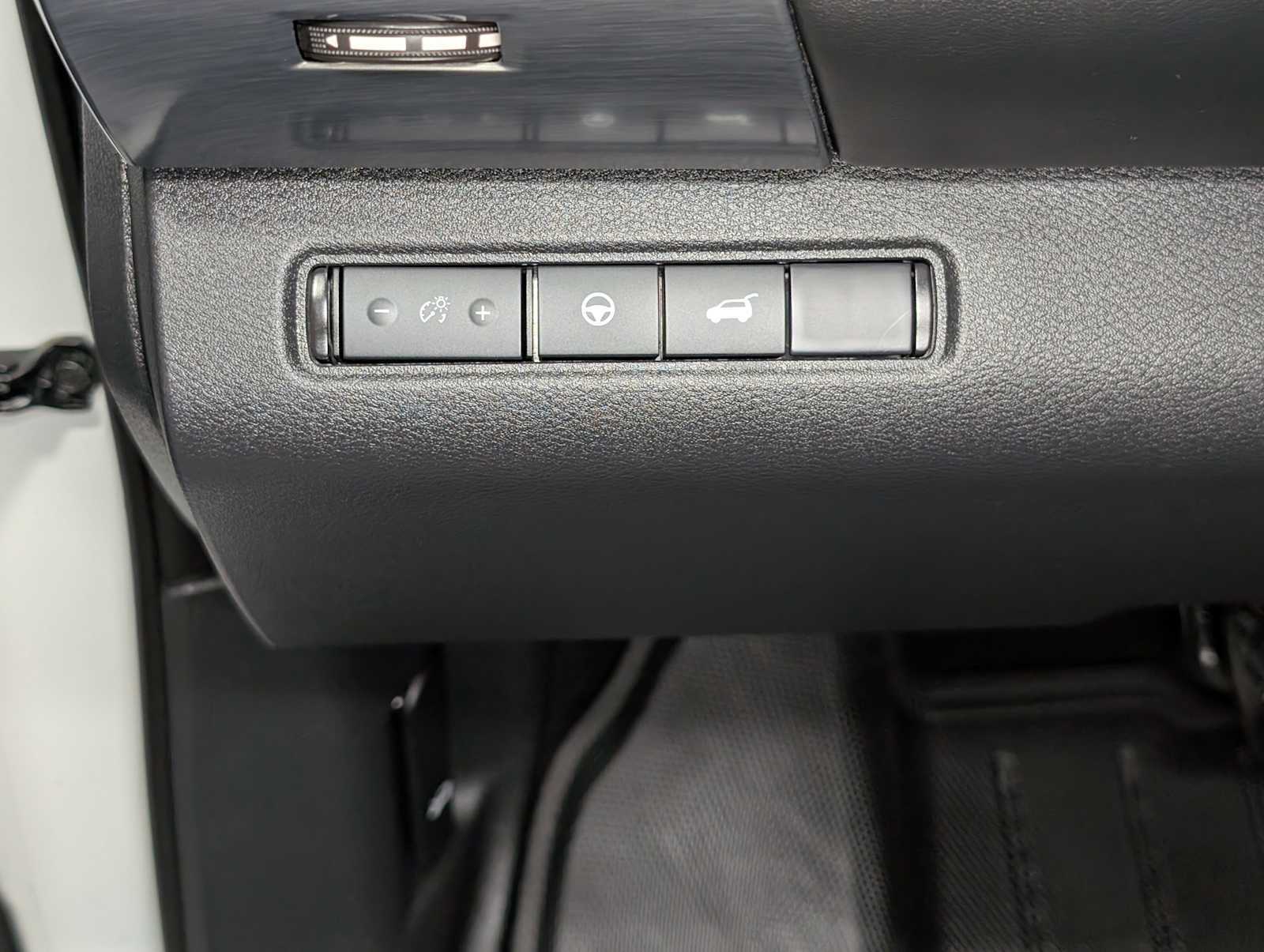 Used 2024 Pearl White Tricoat Nissan SL image 40