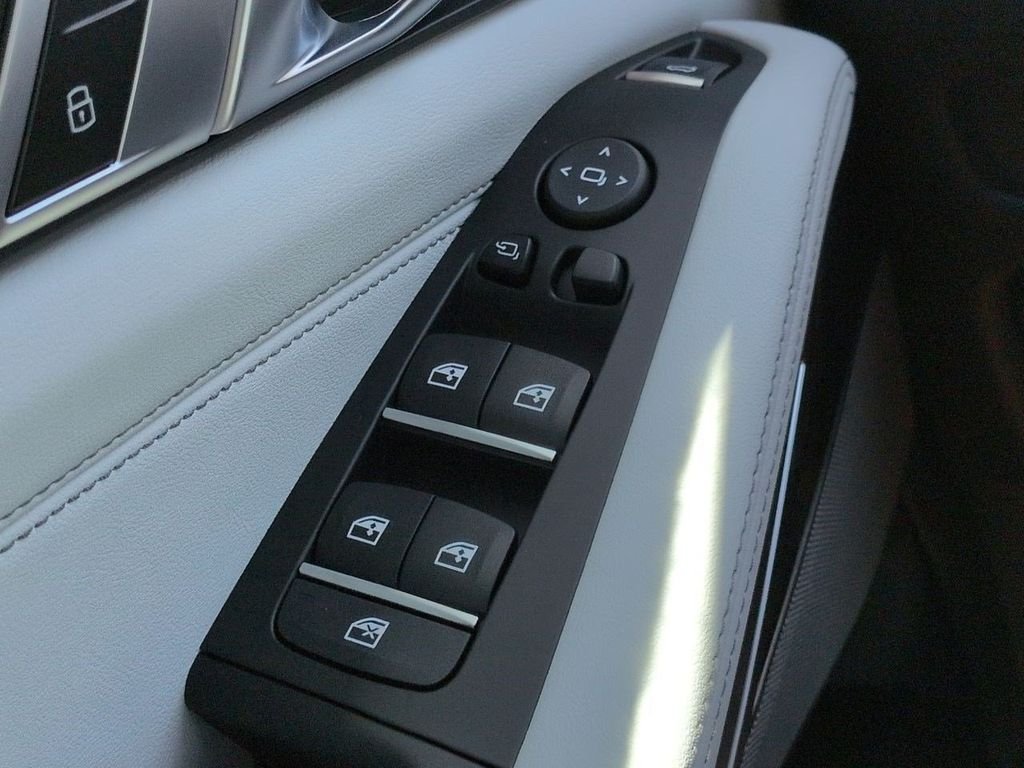 New 2026 Alpine White BMW xDrive40i image 25
