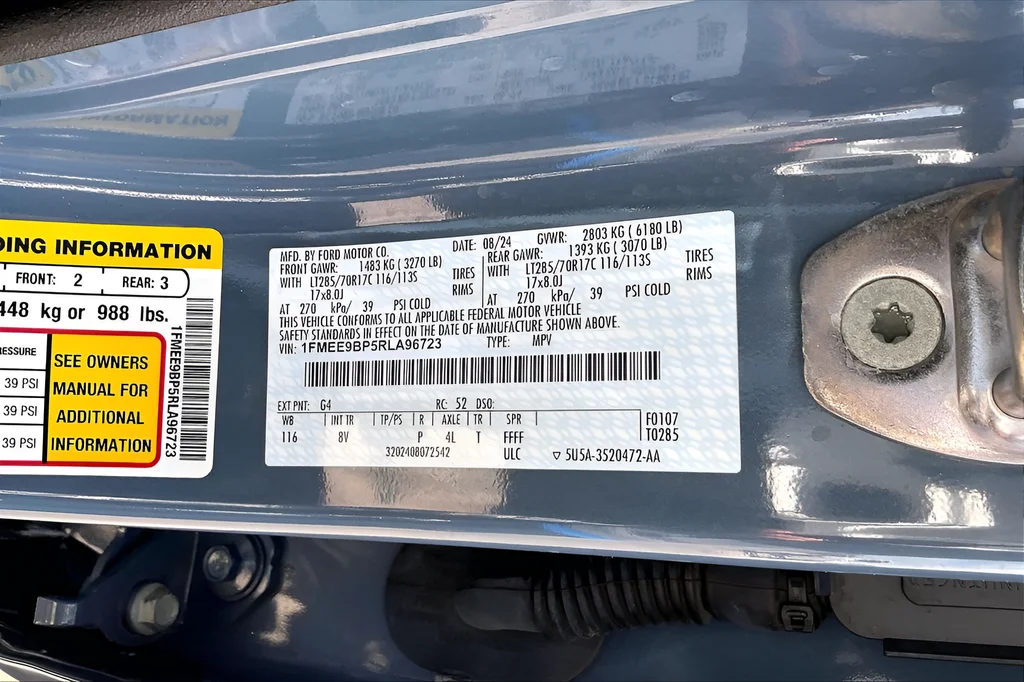 Used 2024 Gray Ford Badlands image 16
