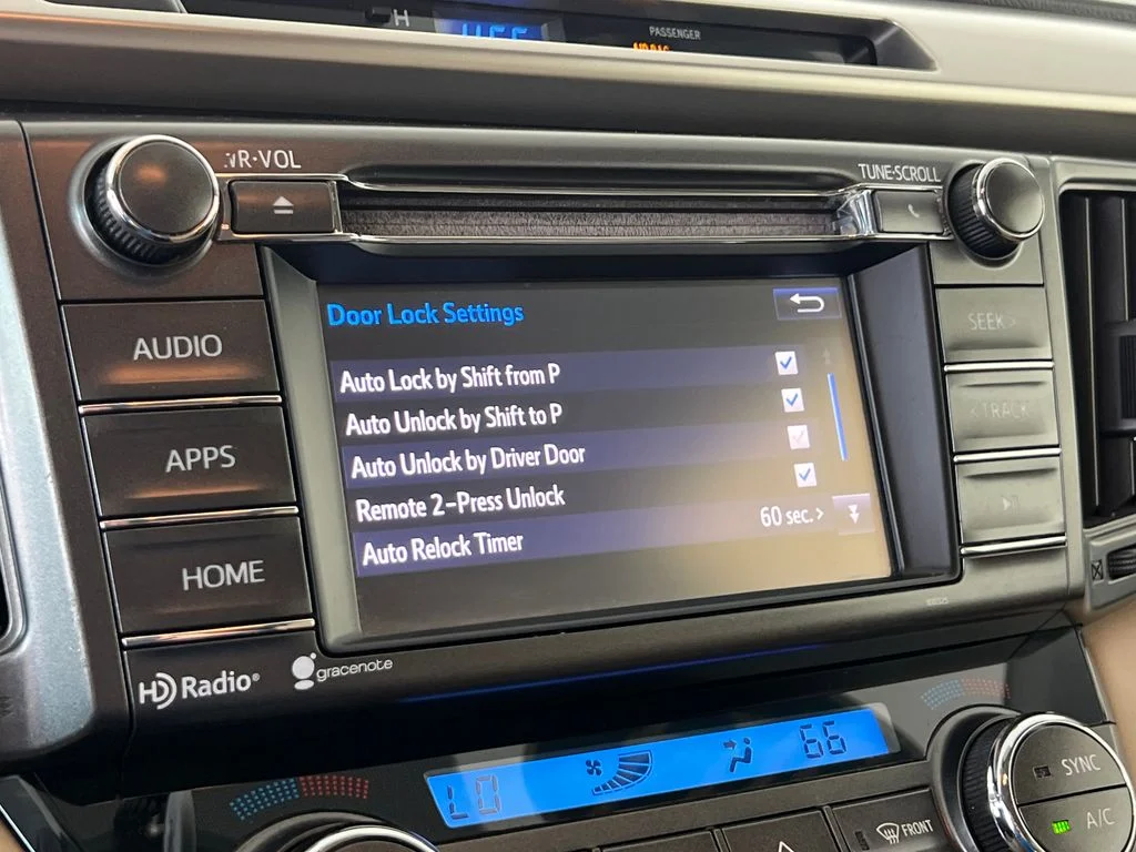 Used 2014 Brown Toyota XLE image 39