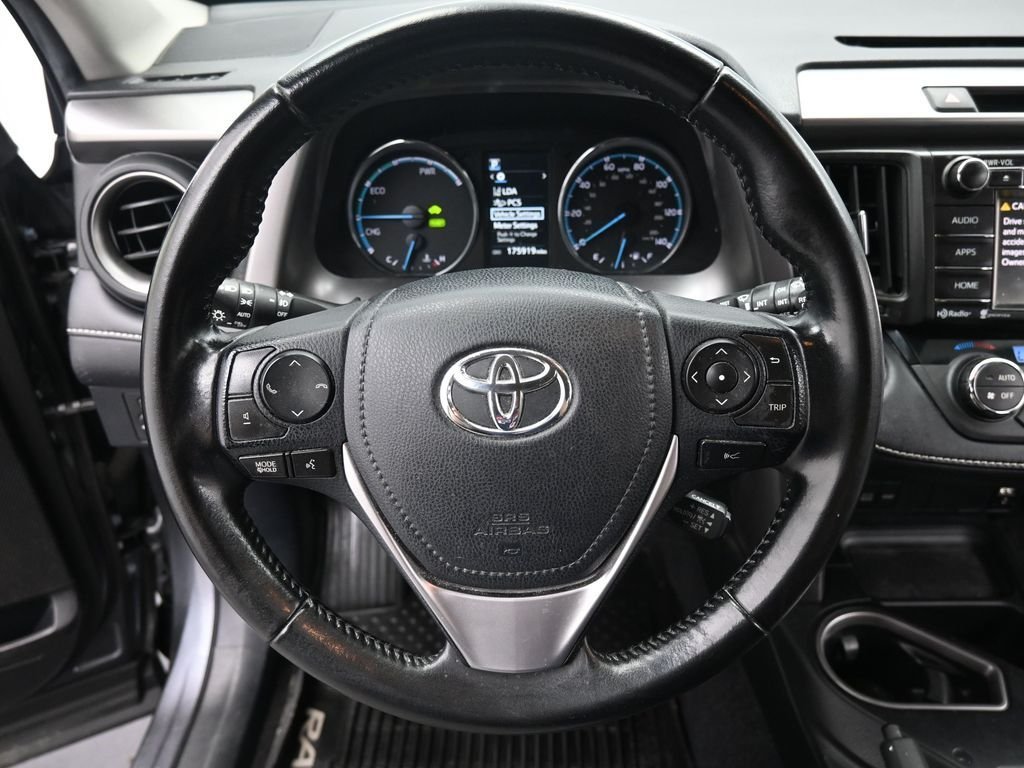 Used 2017 Magnetic Gray Metallic Toyota XLE image 13