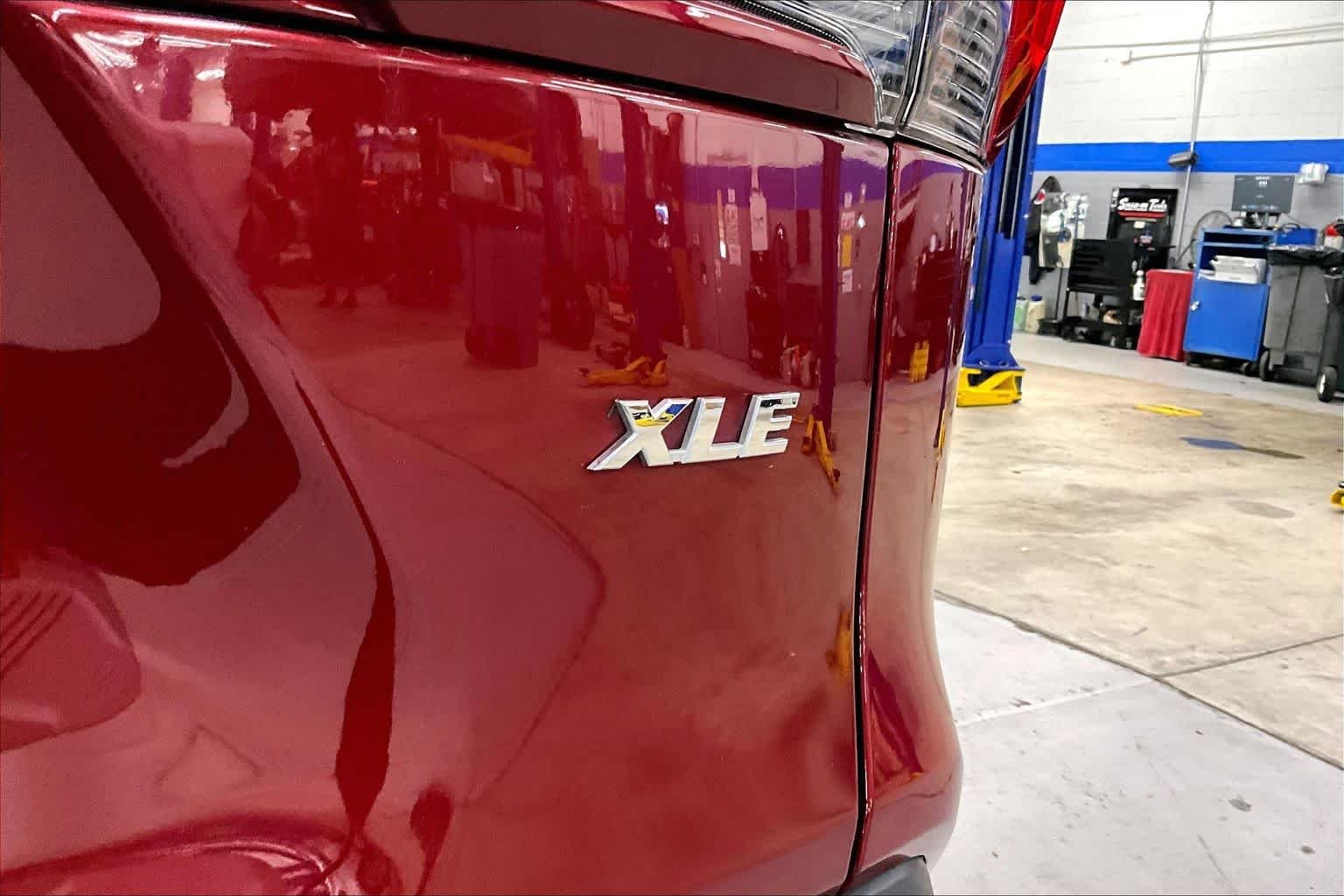 Used 2025 Ruby Flare Pearl Toyota XLE image 10
