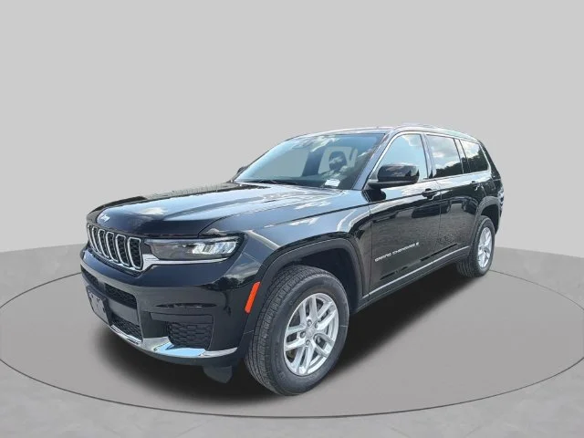 New 2026 Diamond Black Crystal Pearl-Coat Exterior Paint Jeep Laredo X image 8