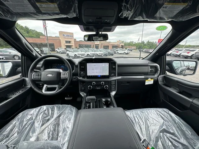 Used 2025 Black Metallic Ford XLT image 28
